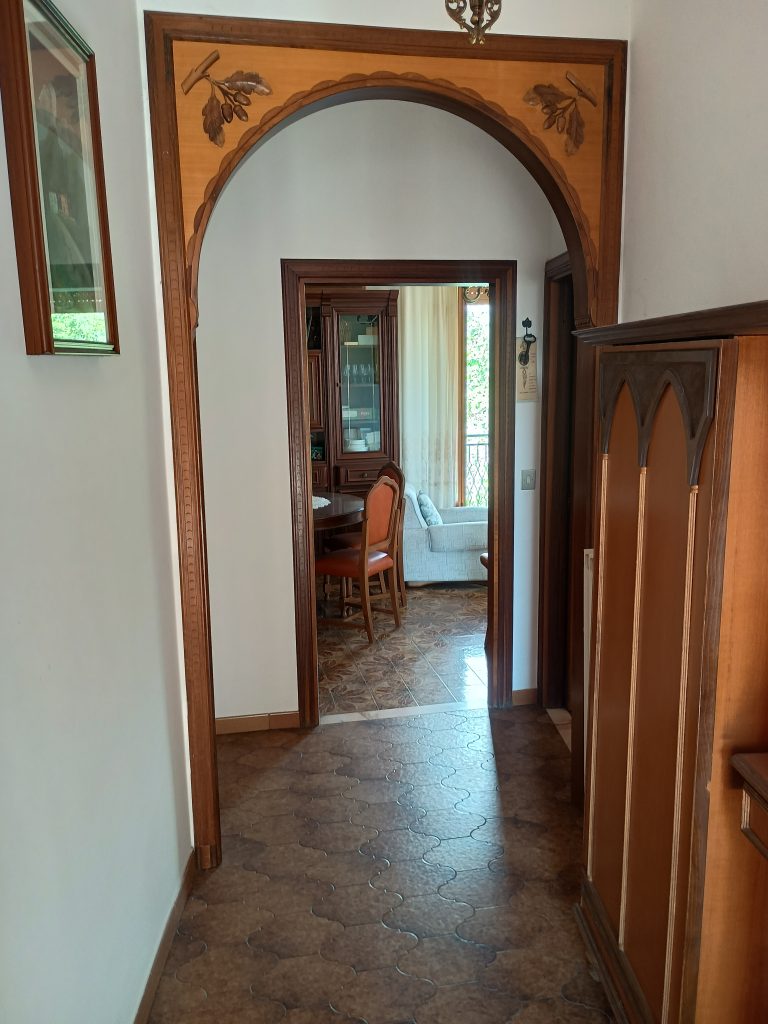 Casa indipendente con garage nel centro storico (via Settembrini, 8)