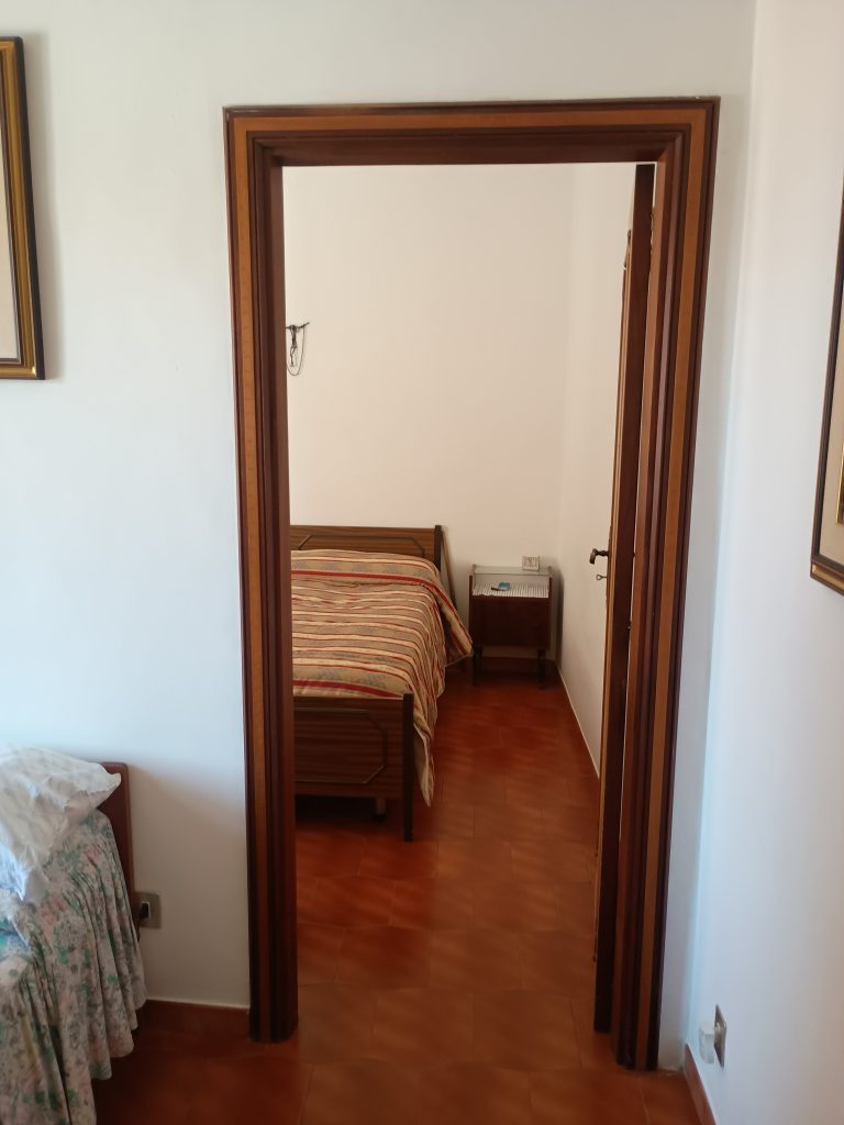 Casa indipendente con garage nel centro storico (via Settembrini, 8)