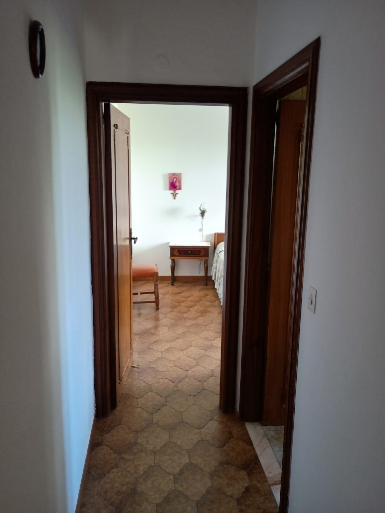 Casa indipendente con garage nel centro storico (via Settembrini, 8)