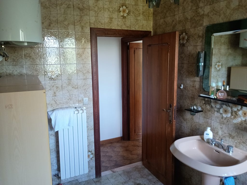 Casa indipendente con garage nel centro storico (via Settembrini, 8)
