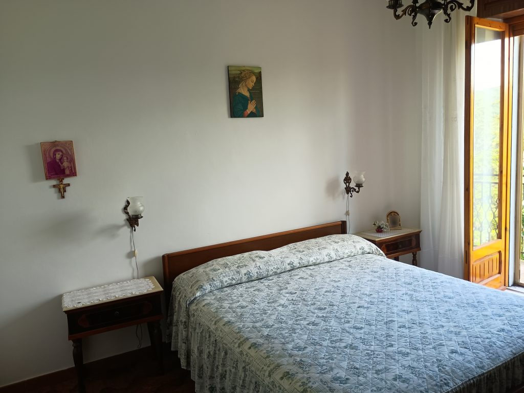 Casa indipendente con garage nel centro storico (via Settembrini, 8)