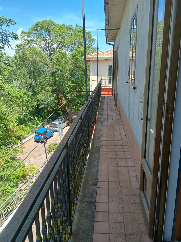 Casa indipendente con garage nel centro storico (via Settembrini, 8)