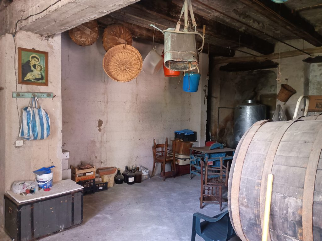 Casa indipendente con garage nel centro storico (via Settembrini, 8)