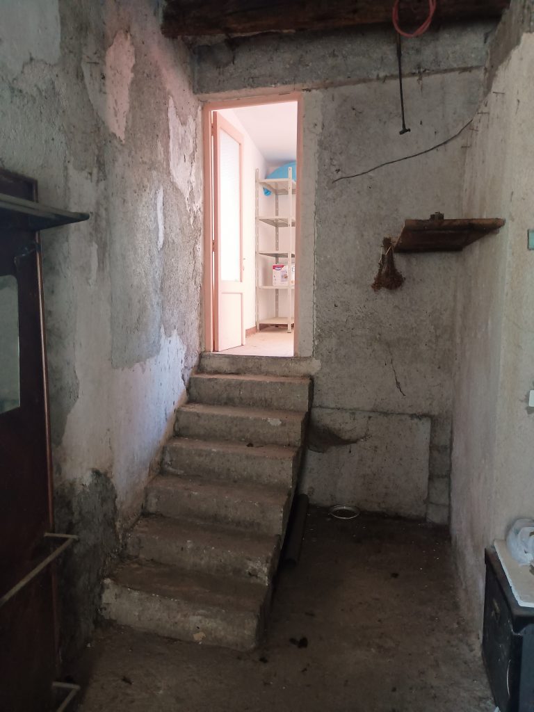 Casa indipendente con garage nel centro storico (via Settembrini, 8)