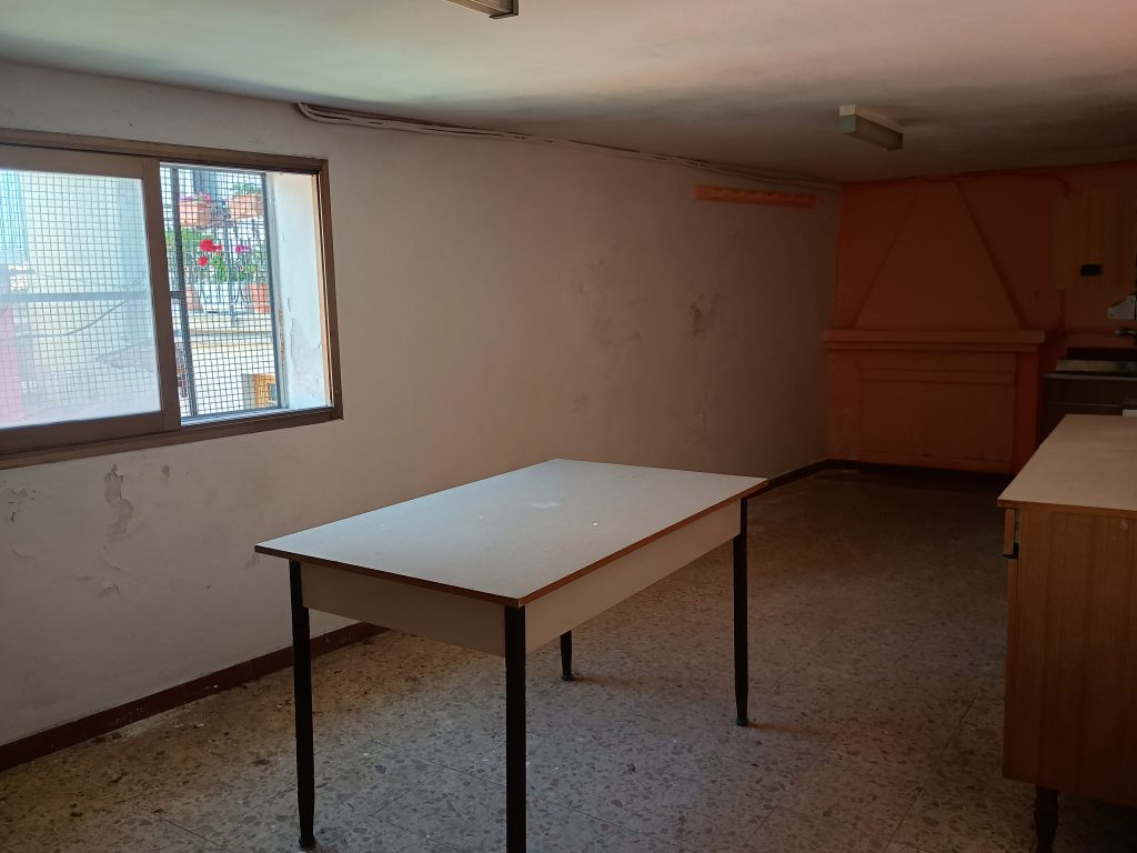 Casa indipendente con garage nel centro storico (via Settembrini, 8)