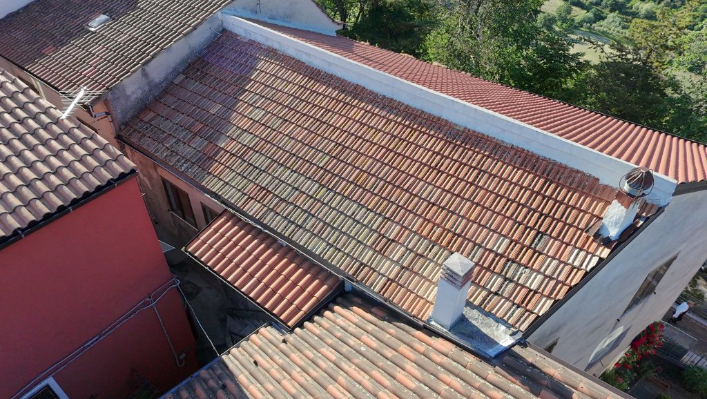 Casa indipendente con garage nel centro storico (via Settembrini, 8)