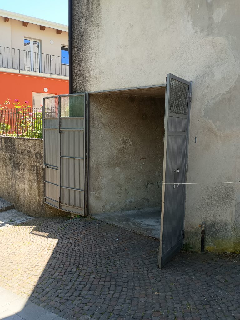 Casa indipendente con garage nel centro storico (via Settembrini, 8)