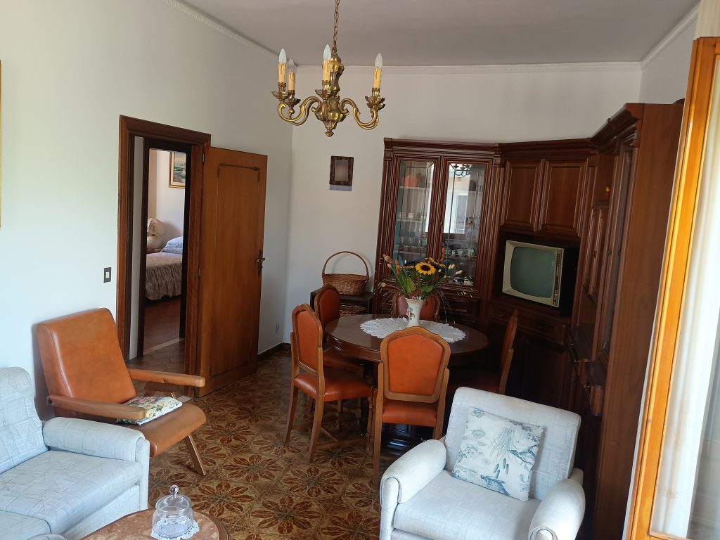 Casa indipendente con garage nel centro storico (via Settembrini, 8)