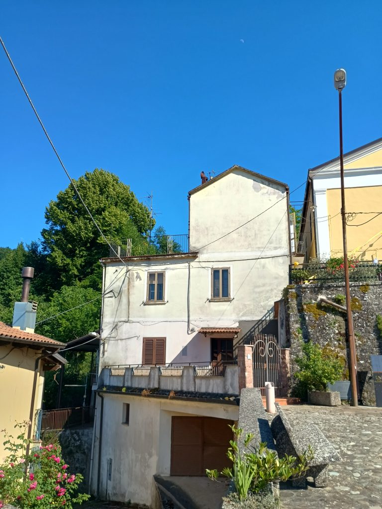 Detached house in Agromonte Magnano hamlet (via Chiesa, 23)