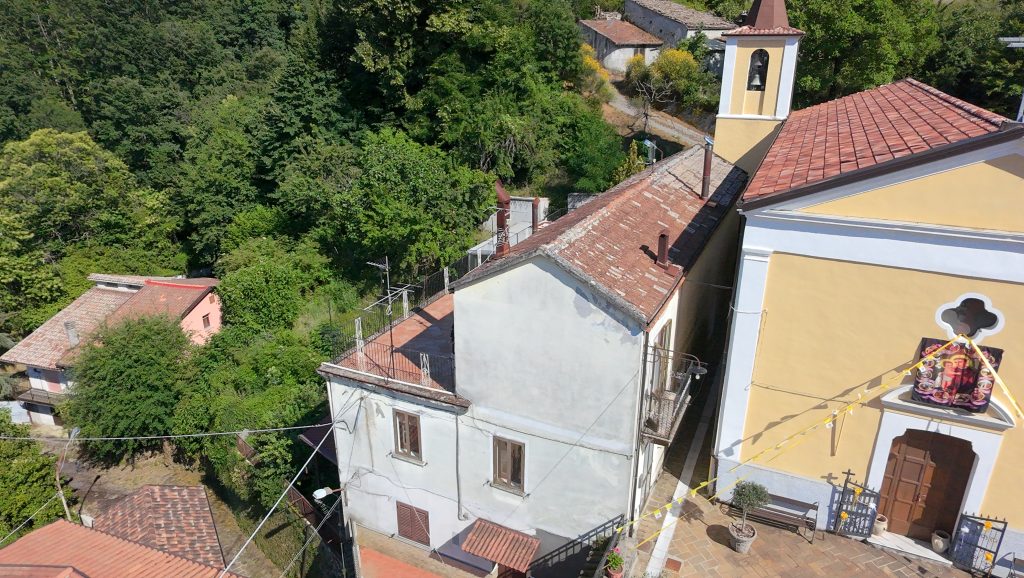 Detached house in Agromonte Magnano hamlet (via Chiesa, 23)