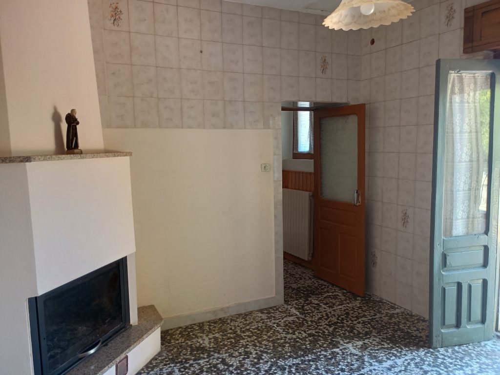 Detached house in Agromonte Magnano hamlet (via Chiesa, 23)