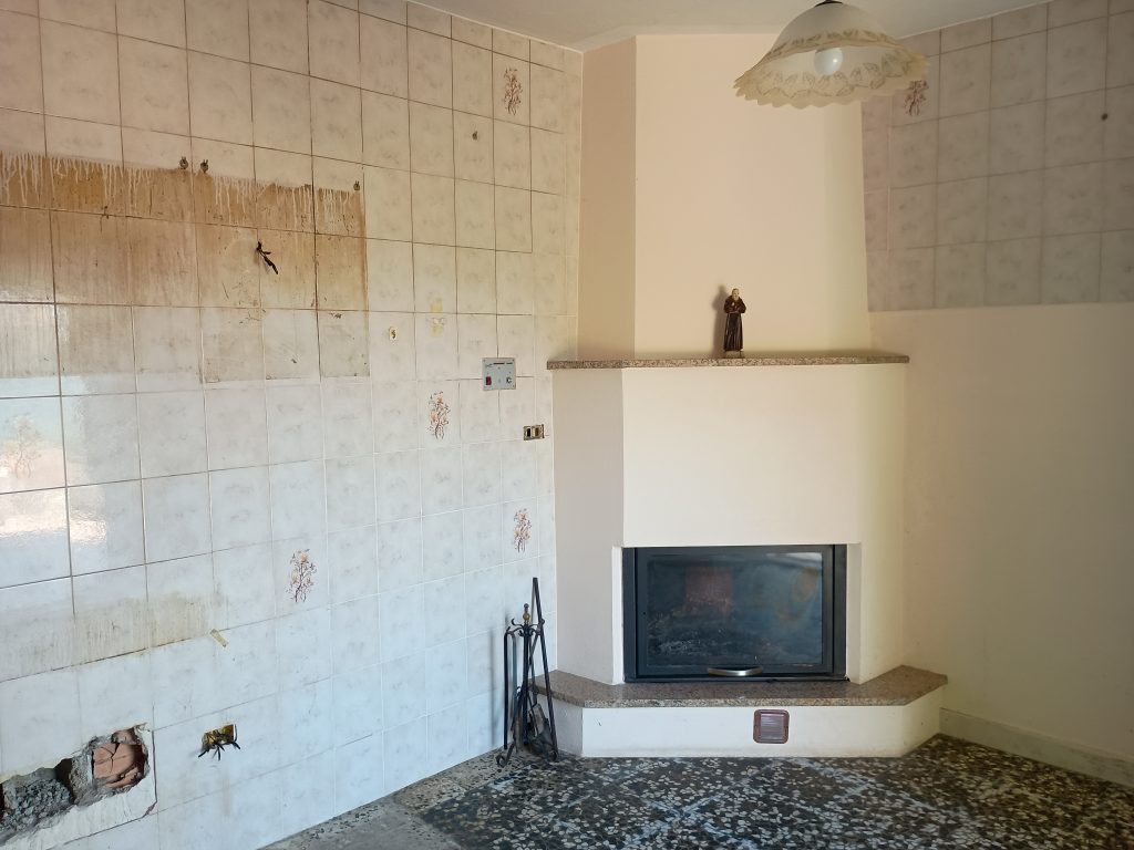 Detached house in Agromonte Magnano hamlet (via Chiesa, 23)