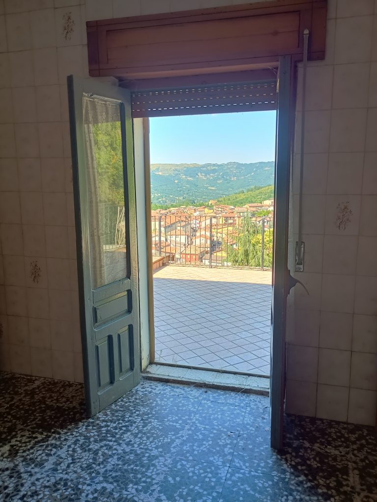 Detached house in Agromonte Magnano hamlet (via Chiesa, 23)
