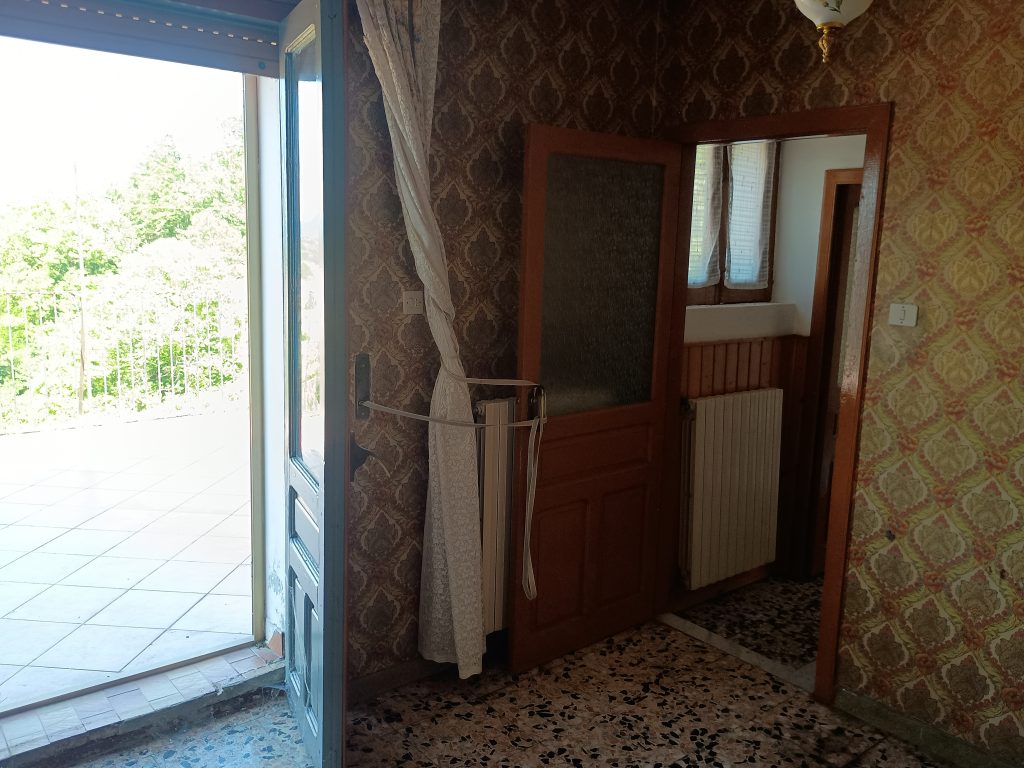 Detached house in Agromonte Magnano hamlet (via Chiesa, 23)