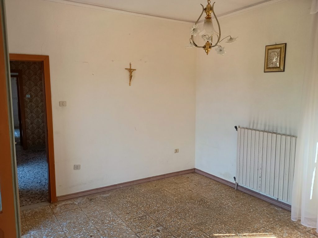 Detached house in Agromonte Magnano hamlet (via Chiesa, 23)