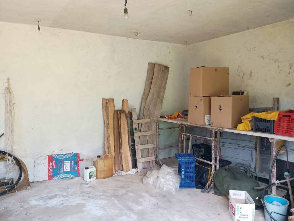 Casa indipendente con terreno e garage (c.da Pietraferrata, 109)