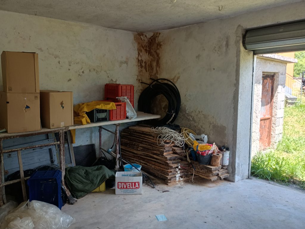 Casa indipendente con terreno e garage (c.da Pietraferrata, 109)