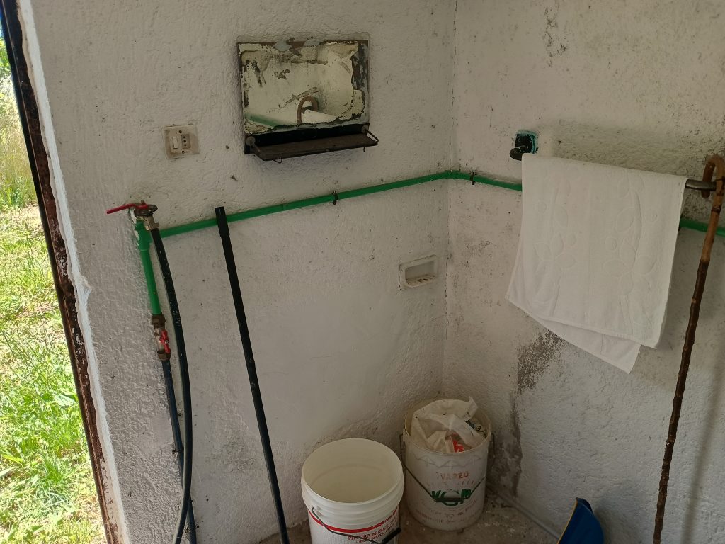 Casa indipendente con terreno e garage (c.da Pietraferrata, 109)
