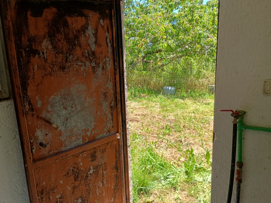 Casa indipendente con terreno e garage (c.da Pietraferrata, 109)