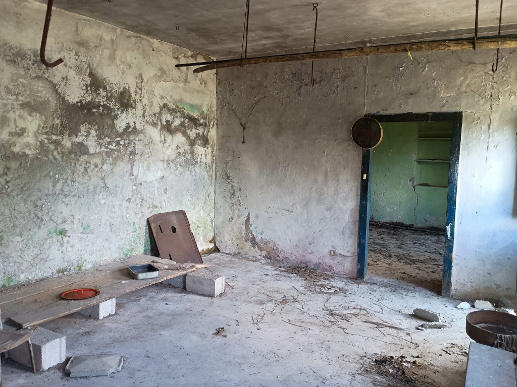 Casa indipendente con terreno e garage (c.da Pietraferrata, 109)