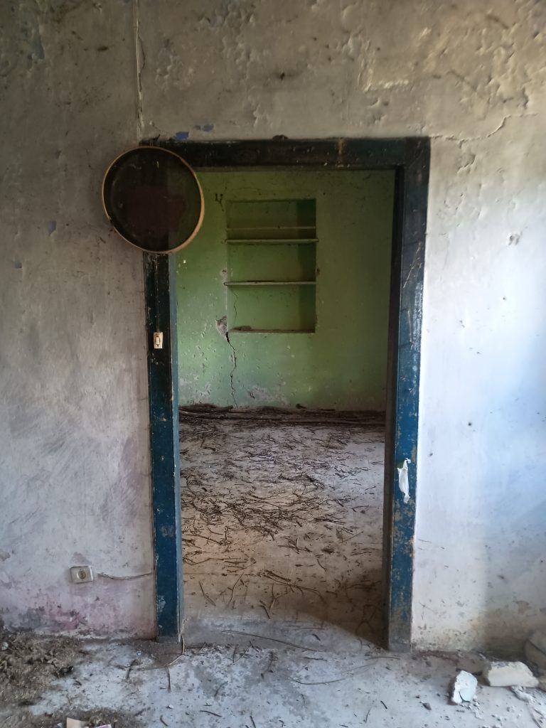 Casa indipendente con terreno e garage (c.da Pietraferrata, 109)