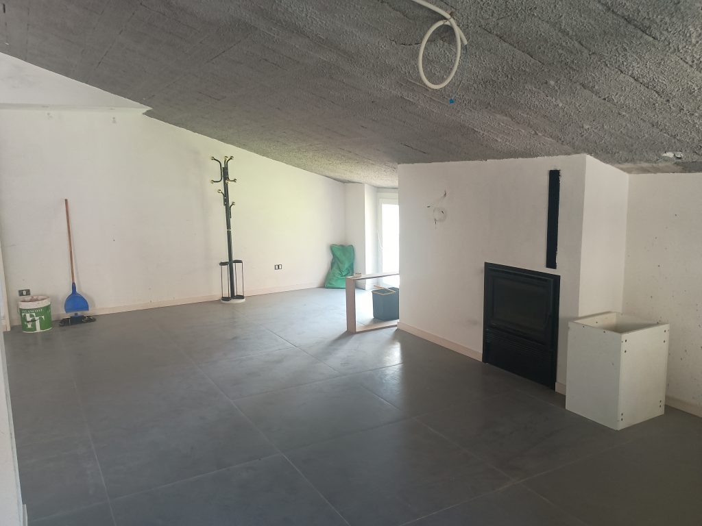 Detached house in the urban centre (via Bovio 25A)
