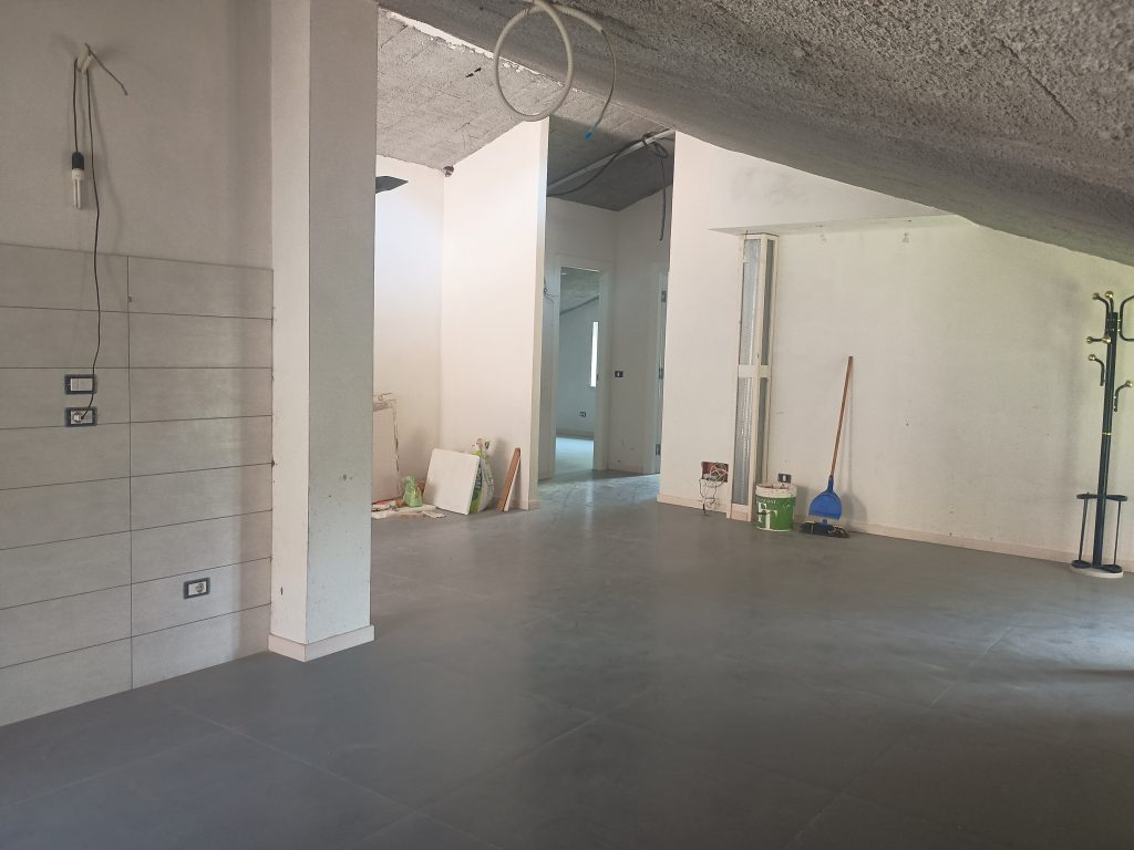 Detached house in the urban centre (via Bovio 25A)