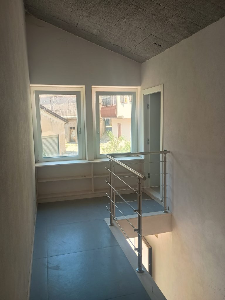 Detached house in the urban centre (via Bovio 25A)