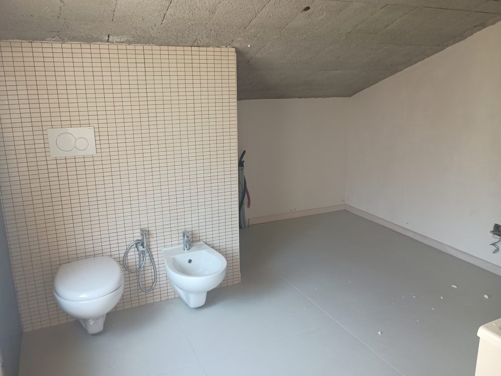 Detached house in the urban centre (via Bovio 25A)