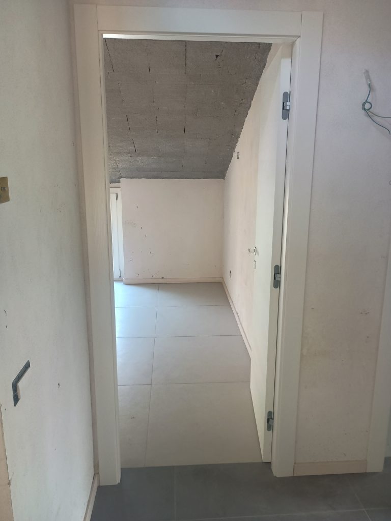 Detached house in the urban centre (via Bovio 25A)