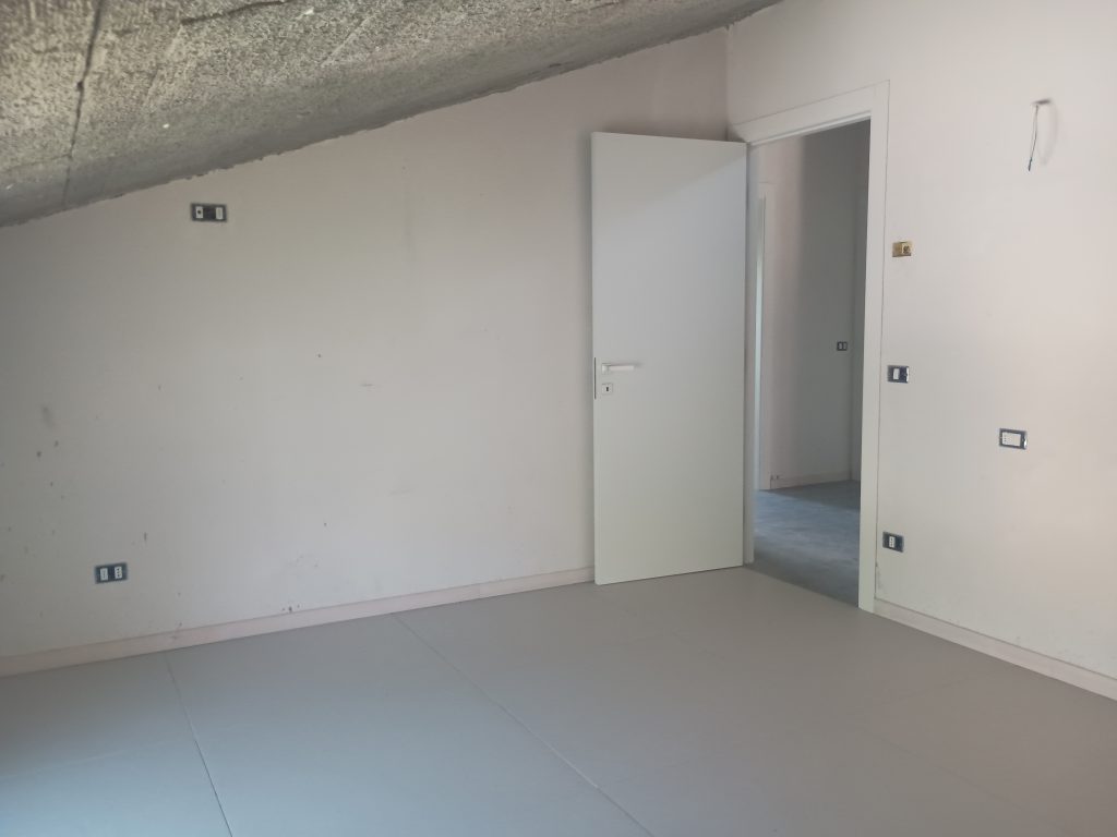 Detached house in the urban centre (via Bovio 25A)