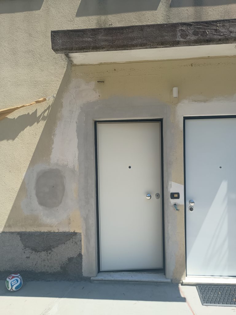 Detached house in the urban centre (via Bovio 25A)