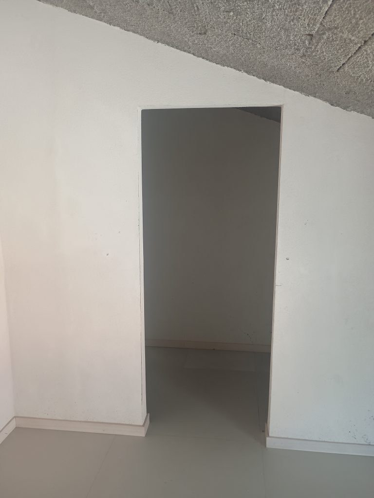 Detached house in the urban centre (via Bovio 25A)