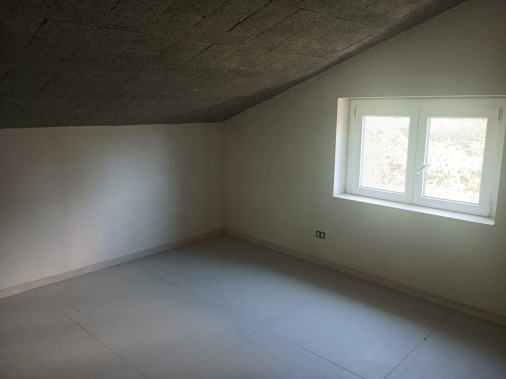 Detached house in the urban centre (via Bovio 25A)