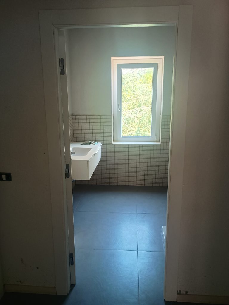 Detached house in the urban centre (via Bovio 25A)