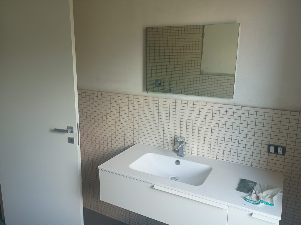 Detached house in the urban centre (via Bovio 25A)