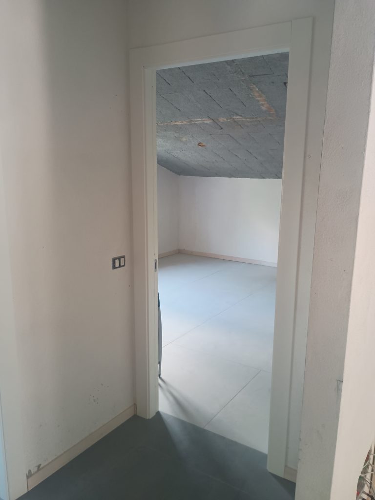 Detached house in the urban centre (via Bovio 25A)