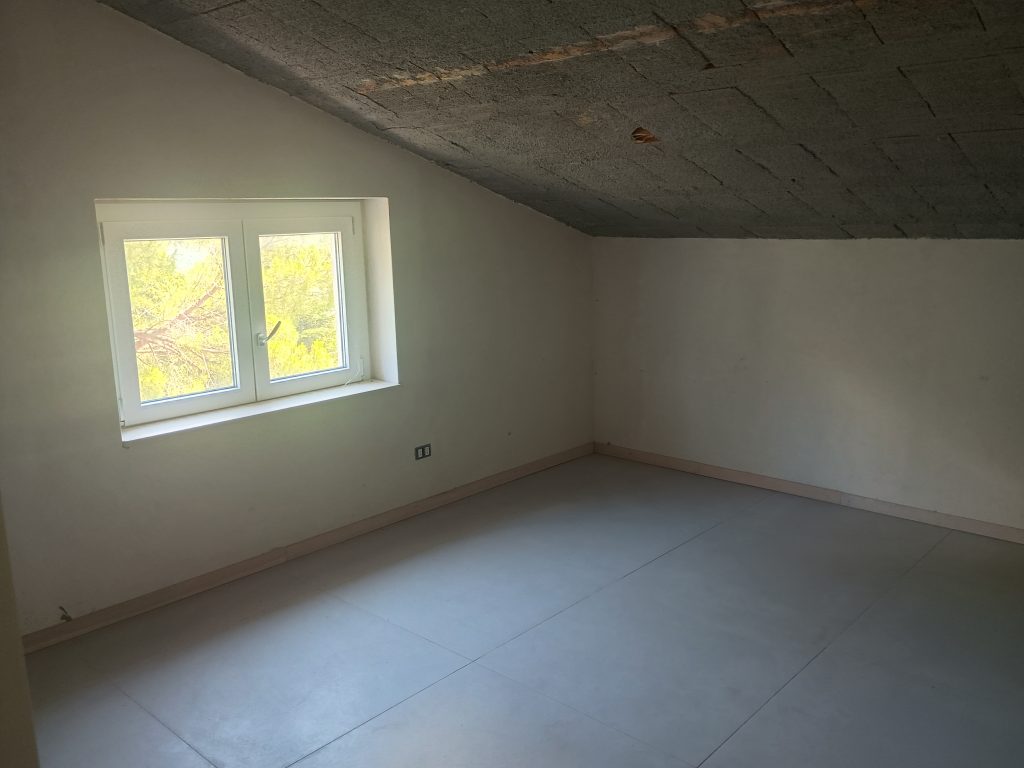 Detached house in the urban centre (via Bovio 25A)