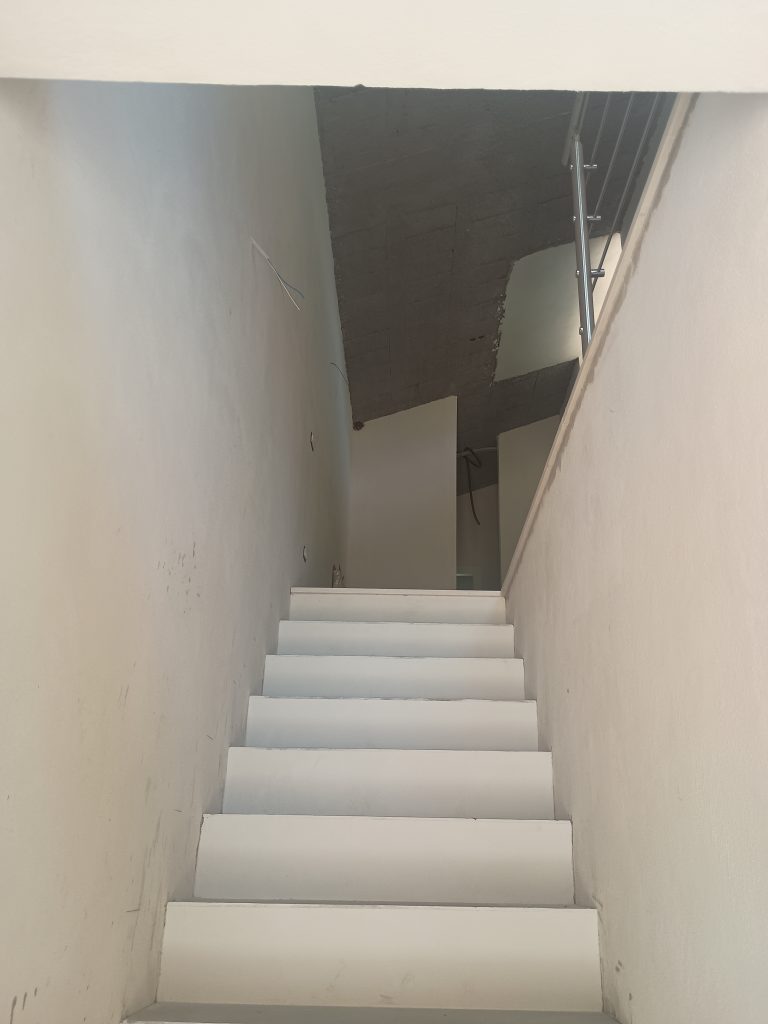 Detached house in the urban centre (via Bovio 25A)