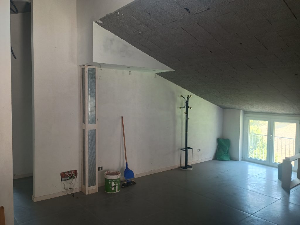 Detached house in the urban centre (via Bovio 25A)
