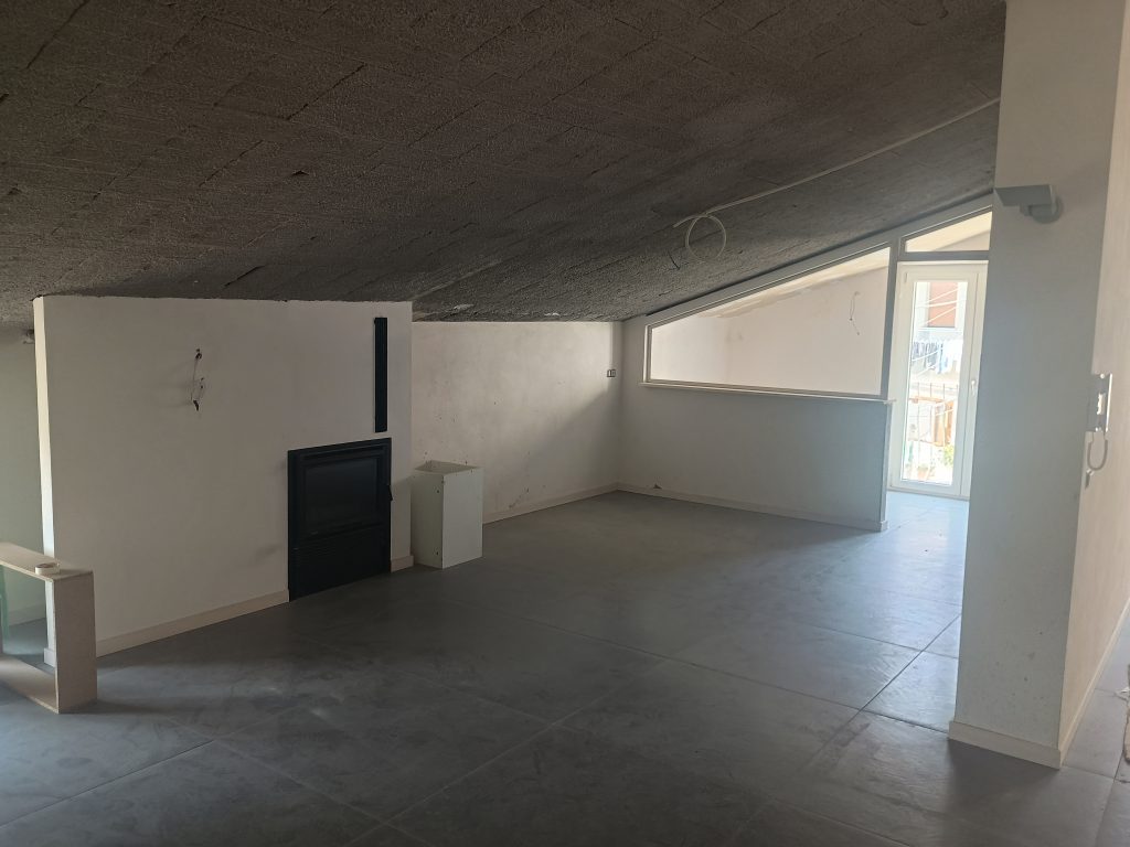 Detached house in the urban centre (via Bovio 25A)