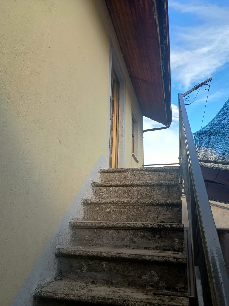 Detached house with garage (via Maturo, 128)