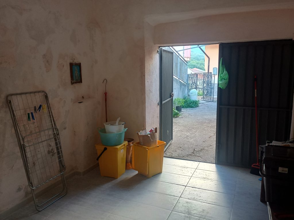 Detached house with garage (via Maturo, 128)