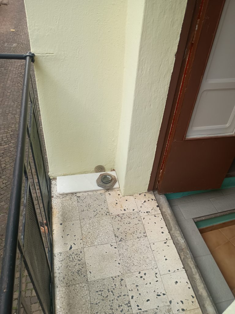 Casa indipendente nel centro urbano (via Duca D’Aosta, 26)