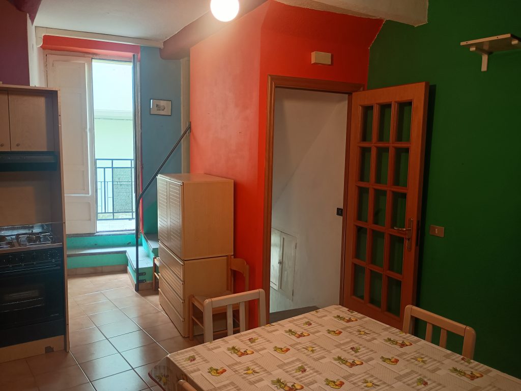 Casa indipendente nel centro urbano (via Duca D’Aosta, 26)