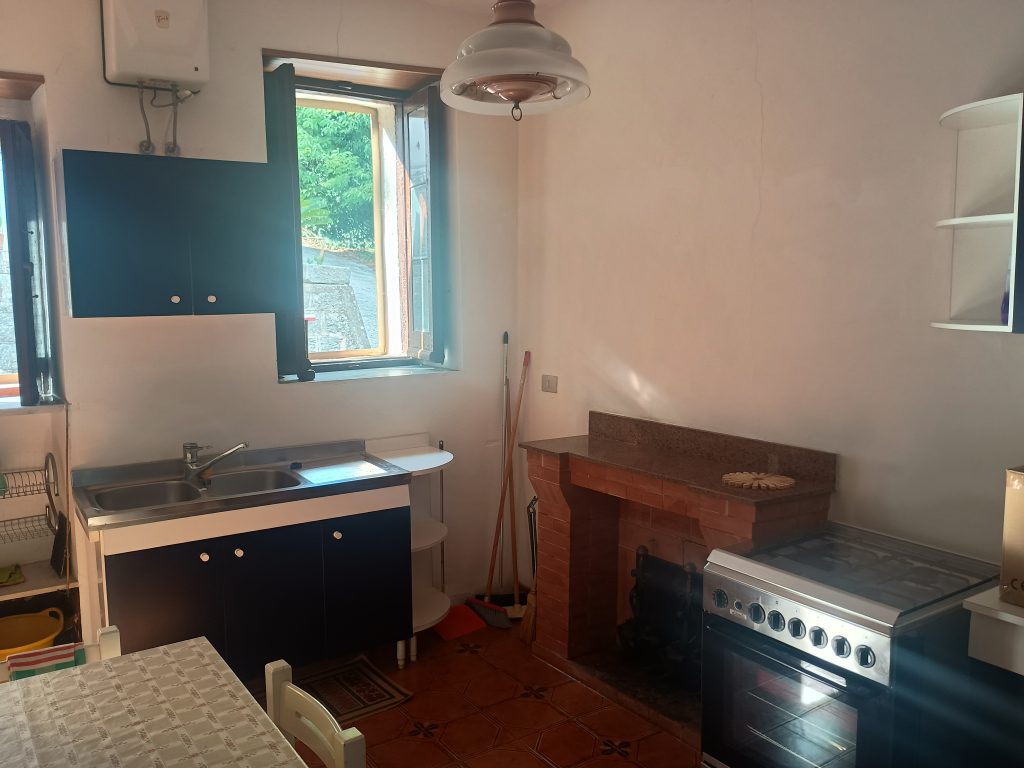 Detached house in the thermal area (via Cremonesi, 76)