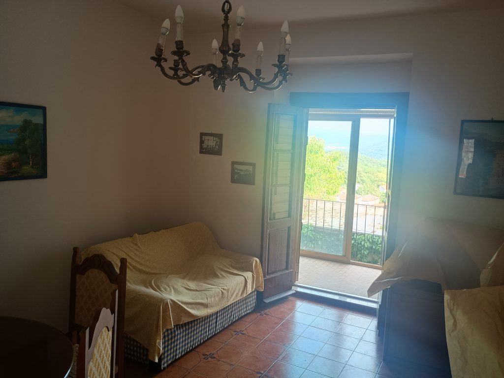 Detached house in the thermal area (via Cremonesi, 76)