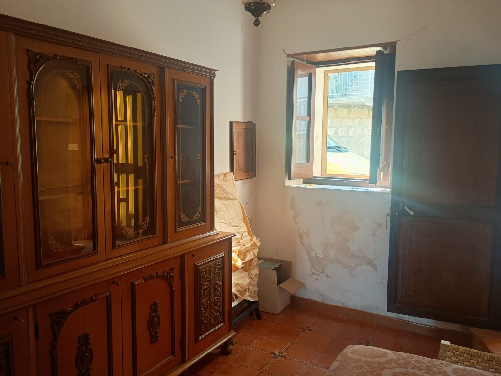 Detached house in the thermal area (via Cremonesi, 76)