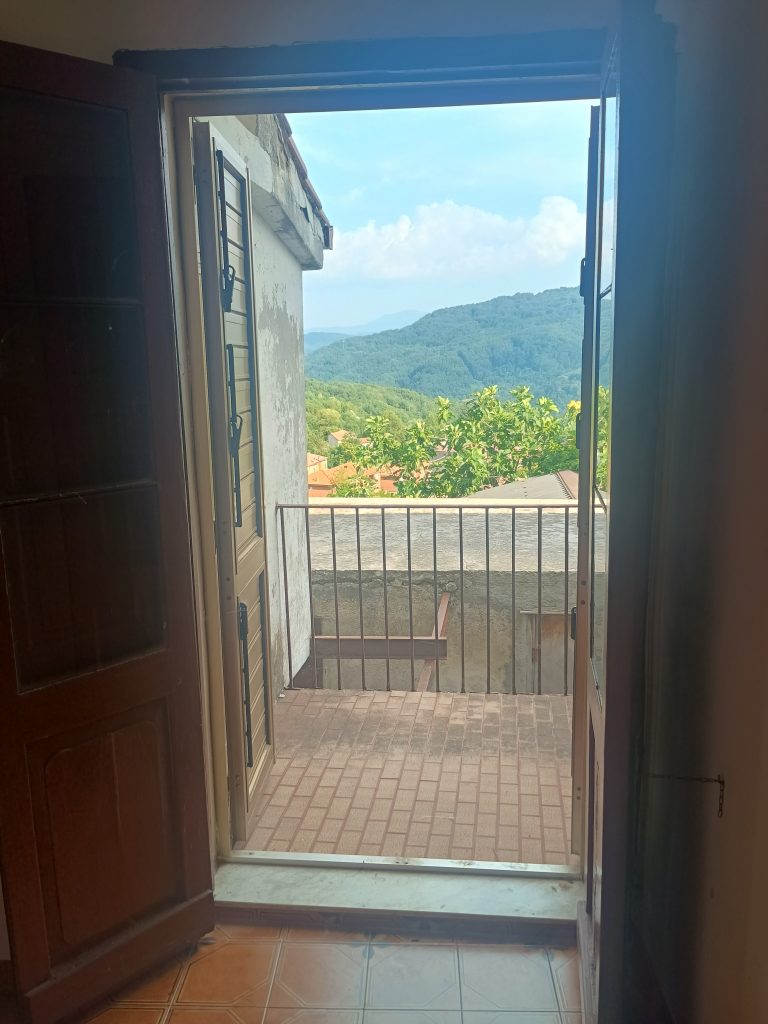 Detached house in the thermal area (via Cremonesi, 76)