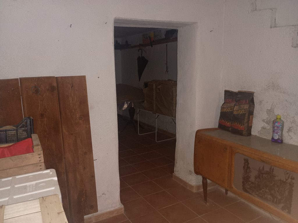 Detached house in the thermal area (via Cremonesi, 76)
